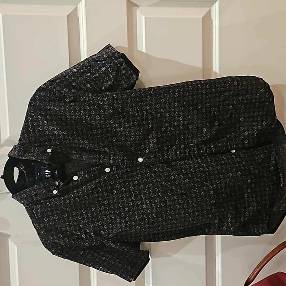 Men's GAP short sleeve slim button down, medium